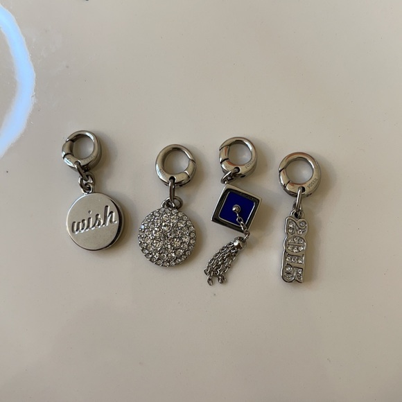 Fossil Graduation Pendants - Picture 2 of 4